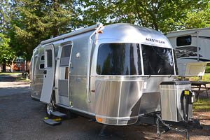 20 Flying Cloud Airstream Rental