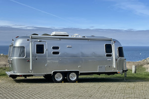 25 International Signature B Airstream Rental